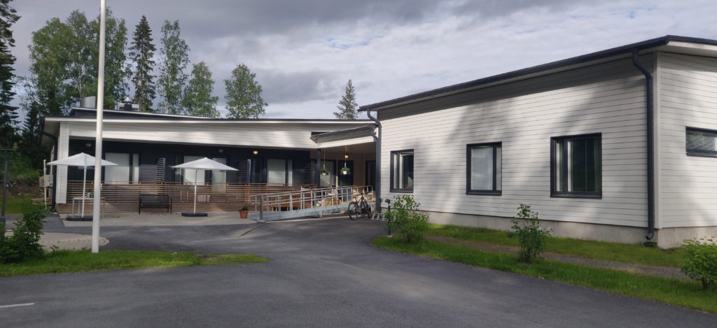 Onnikoti Marian sisäpiha