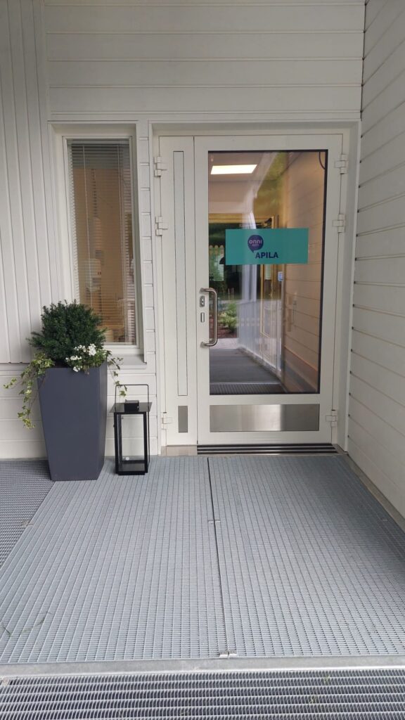 Onnikoti Apilan sisäänkäynti