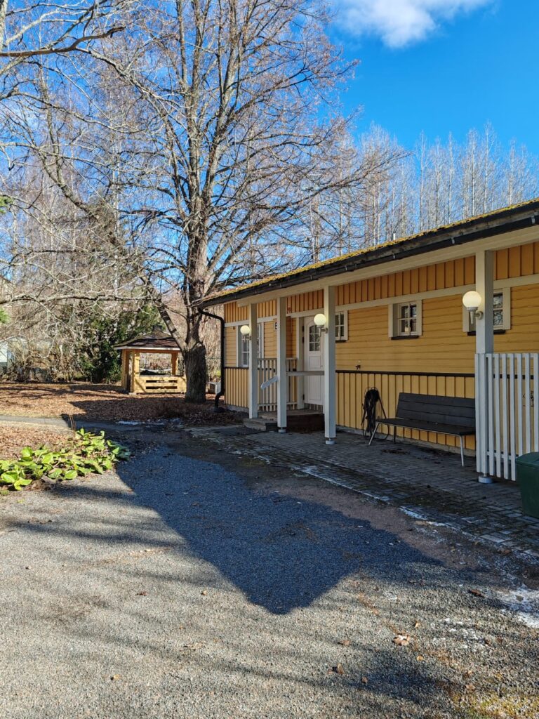 Yksikkö ulkoa päin