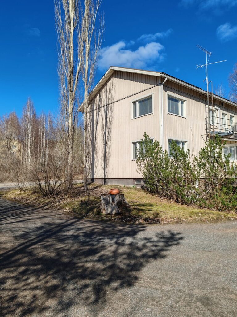 Yksikkö ulkoa päin