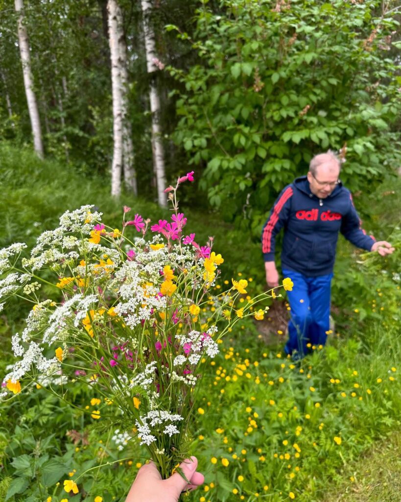 Kukkia keräämässä