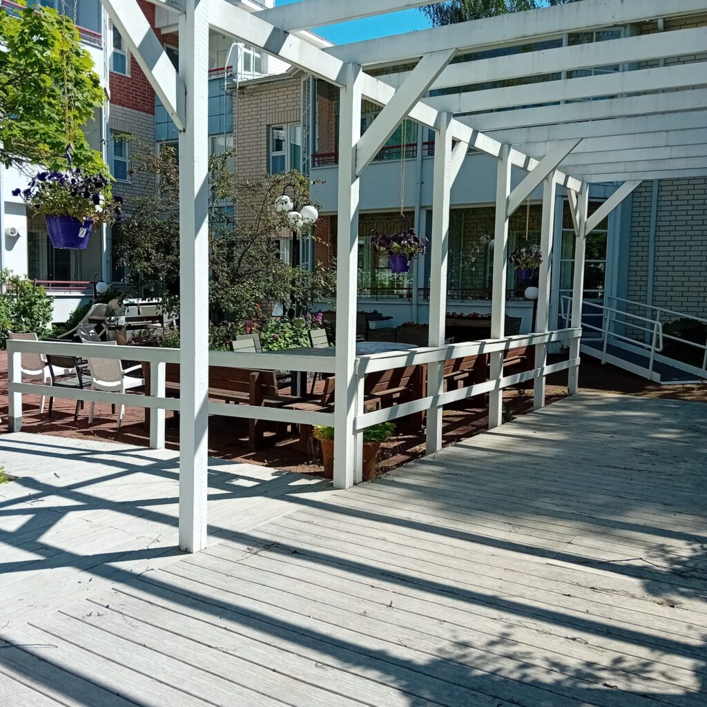 Onnikoti Ritarin takapiha