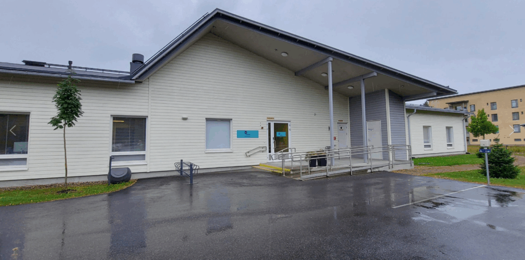 Onnikoti Veeran vaalea rakennus