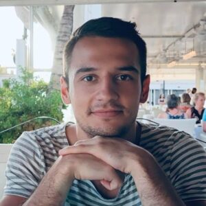 yksikönjohtaja Sahin Colakin potrettikuva